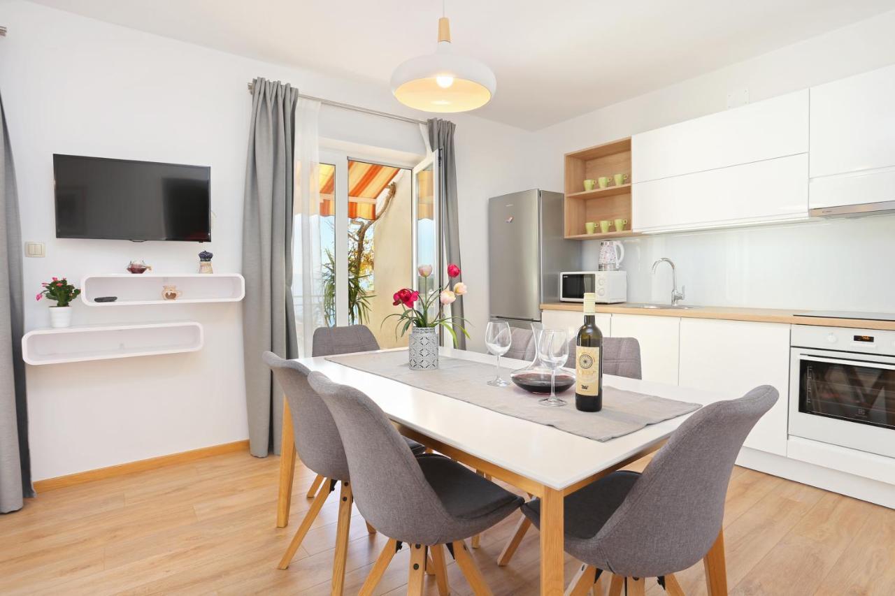 Apartments By The Sea Podgora, Makarska - 2594 المظهر الخارجي الصورة